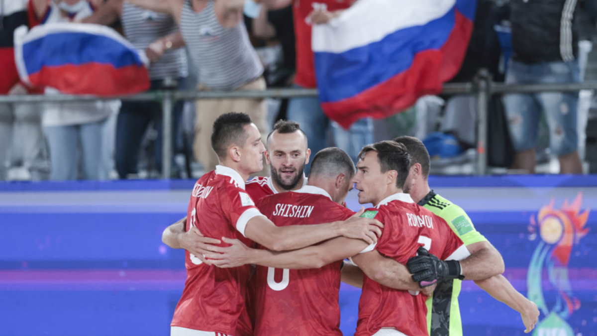 Сборная России вышла в четвертьфинал чемпионата мира по пляжному футболу