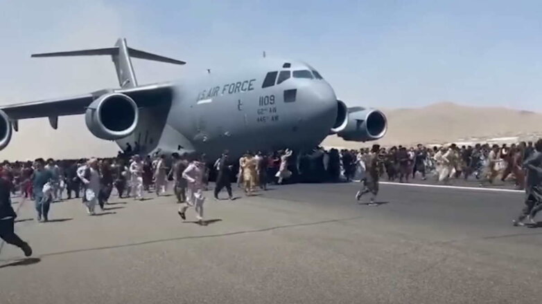 СМИ: аэропорт в Кабуле приостановил выполнение всех рейсов
