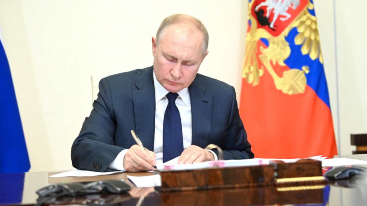 Путин подписал закон о компенсациях за причинение вреда здоровью волонтеров