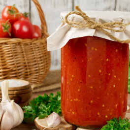 Острый хренодер без варки на зиму: простой, но вкусный соус к мясу и рыбе