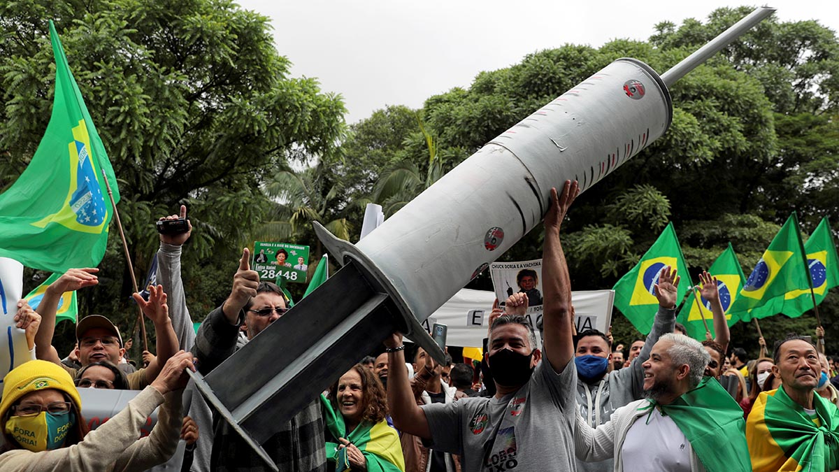 Почему «Спутник V» так долго не пускали в Бразилию