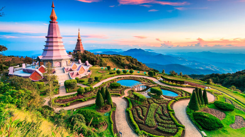 Таиланд упростил въезд на курорты для привитых "Спутником V" туристов