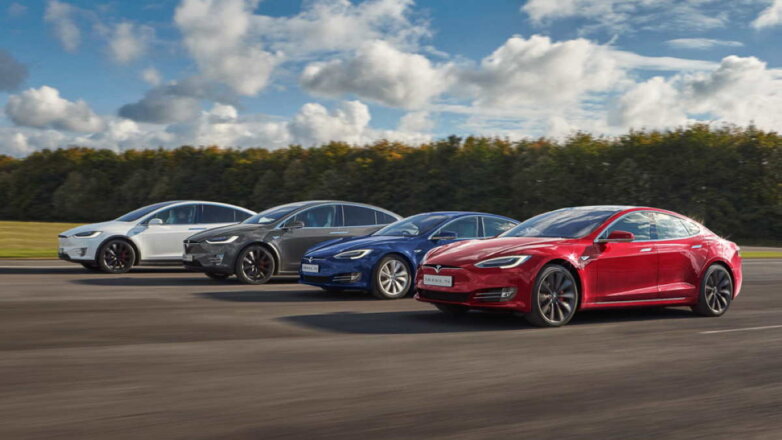 Маск заявил о готовности предоставить автопилот Tesla другим производителям
