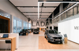 Дилеры спрогнозировали, что дефицит автомобилей Lada в России продлится до осени