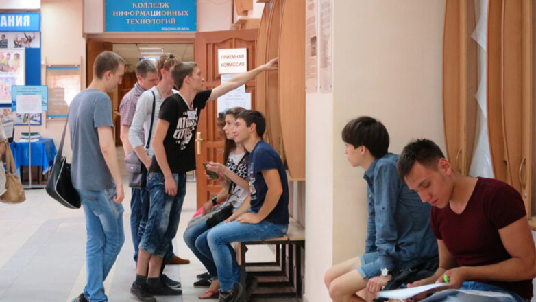 В России изменится модель поступления в колледжи и перехода в 10-й класс