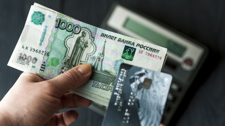 Внезапный доход: к чему приведут выплаты пенсионерам и силовикам по 10 и 15 тыс. руб.