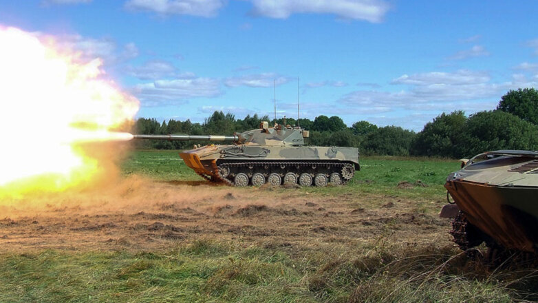 В России построят новый колесный танк с мощным вооружением