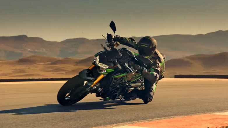 Kawasaki обновила мотоцикл Z900 SE к 2022 модельному году: видео