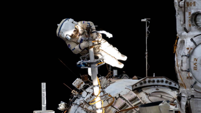 Космонавты могут установить новый рекорд по выходам в открытый космос