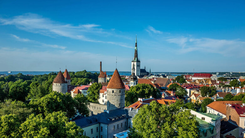 Как вакцинированным россиянам попасть в Эстонию, пояснили эксперты