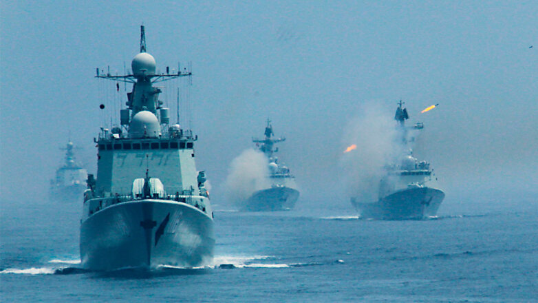Китайский военный корабль выпустил противолодочную ракету