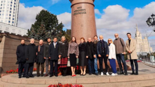 Возле памятника Столыпину в Москве прошло торжественное мероприятие