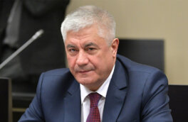Не прошедшие дактилоскопию мигранты должны покинуть Россию, заявил глава МВД