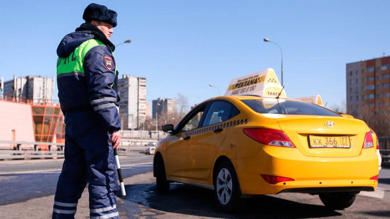 Ужесточить наказание для пьяных водителей такси предложили в России