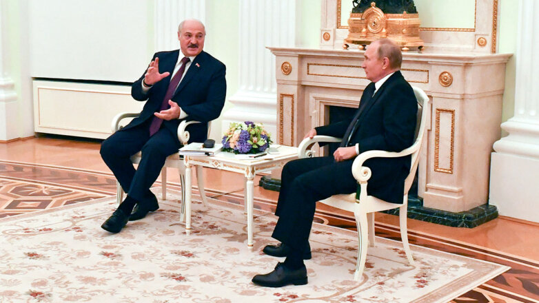 Лукашенко: Россия и Белоруссия будут совместно отвечать на размещение войск НАТО на Украине