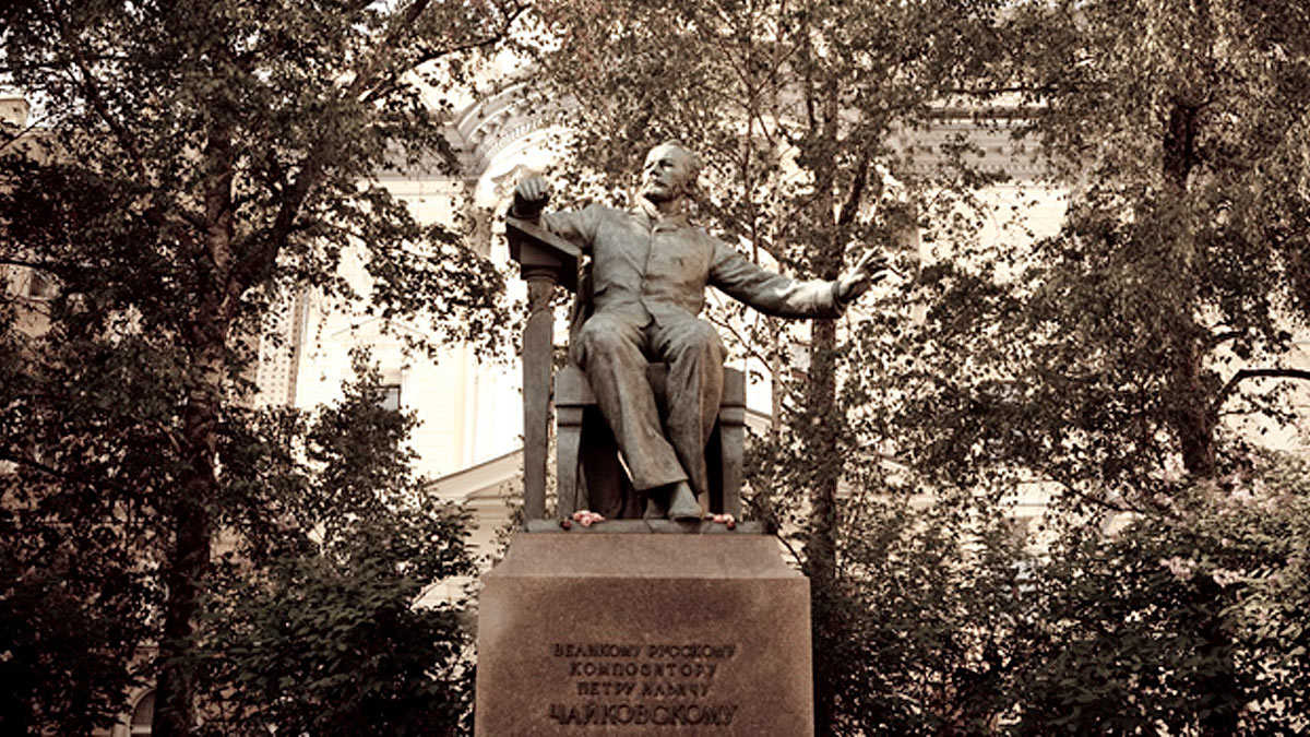 памятник Петру Ильичу Чайковскому