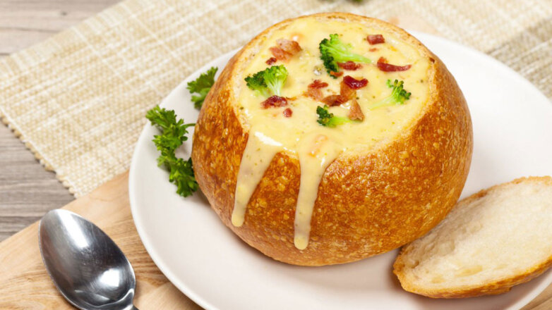 Вкусно и сытно: сырный суп с брокколи