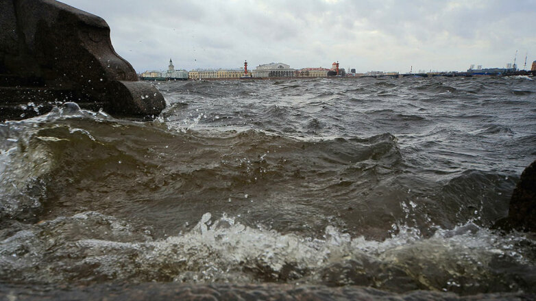 шторм в городе Санкт-Петербург