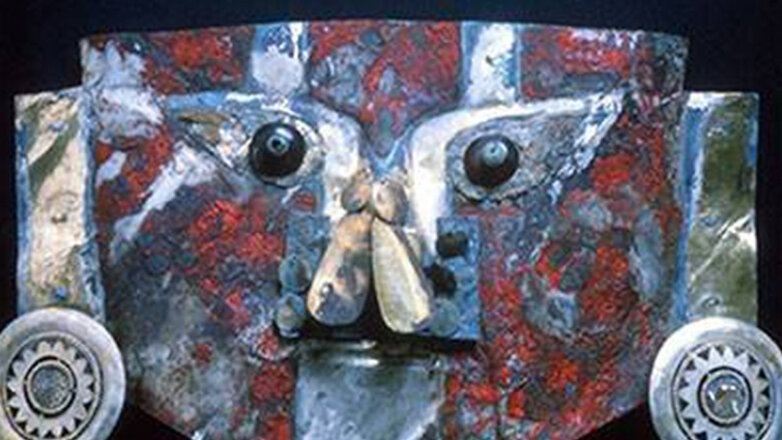 Ученые обнаружили на древней маске из Перу следы человеческой крови