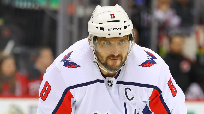 Александр Овечкин вышел на пятое место в списке лучших снайперов в истории НХЛ
