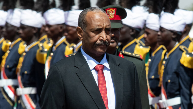 В Судане военные объявили ЧП и распустили правительство