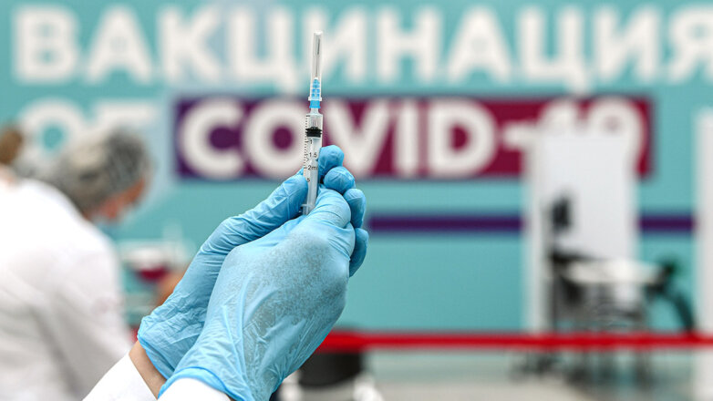 В Подмосковье обязали вакцинироваться от коронавируса 80% работников сферы услуг