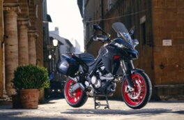 В Ducati представили практичный мотоцикл Multistrada V2: видео