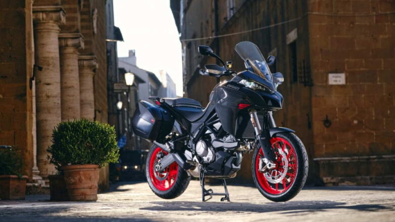 В Ducati представили практичный мотоцикл Multistrada V2: видео