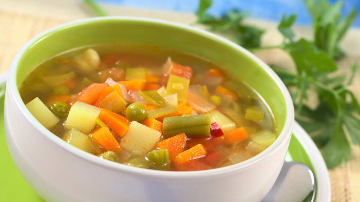Вкусно и полезно: рецепт итальянского супа минестроне с овощами