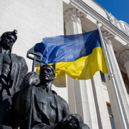 "Мы против войны": украинцы вышли на митинг с требованием к Зеленскому