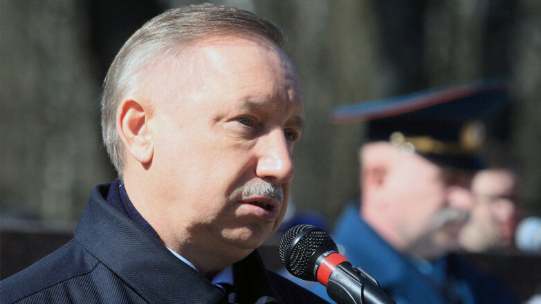 Беглов назвал основных переносчиков COVID-19 в Петербурге