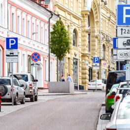 Москвичам напомнили о бесплатной парковке в майские праздники