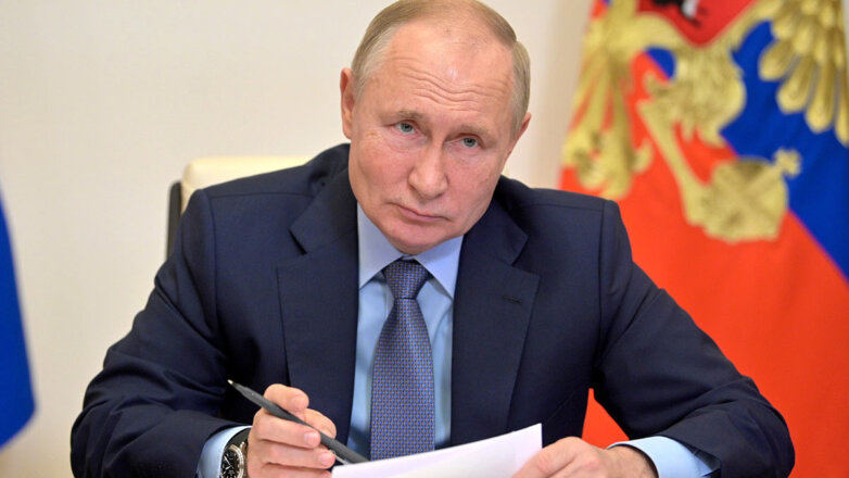 Путин поручил регионам запретить развлекательные мероприятия и работу общепита ночью