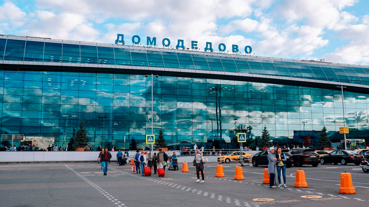 Угрожавшего гранатой пассажира задержали в аэропорту Домодедово