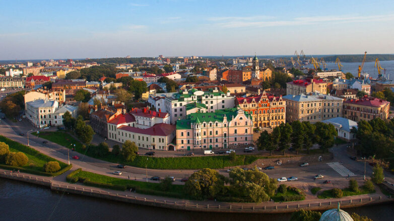 В Ленинградской области ужесточат коронавирусные ограничения на период нерабочих дней