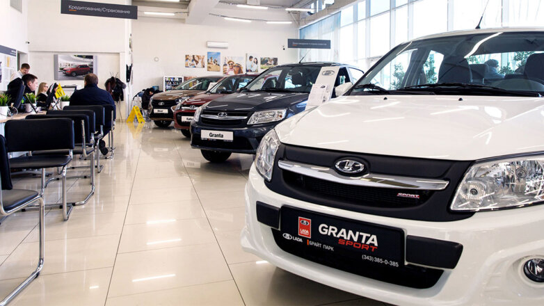 Продажи АвтоВАЗа в январе упали на 3,2%