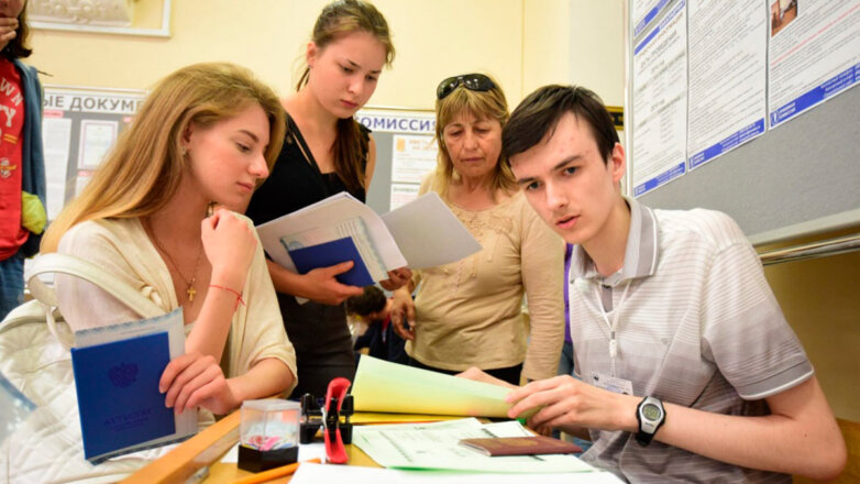 Минпросвещения России объяснило закрытие приема в колледжи по 43 профессиям