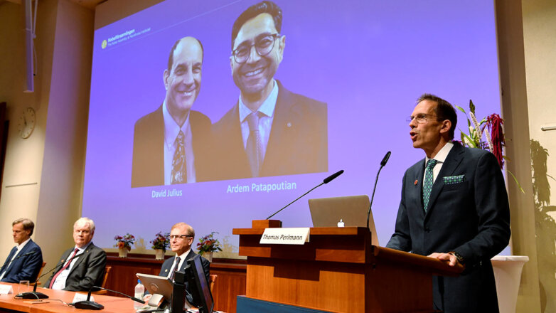 секретарь Нобелевской ассамблеи и Нобелевского комитета объявляет лауреатов Нобелевской премии 2021 года