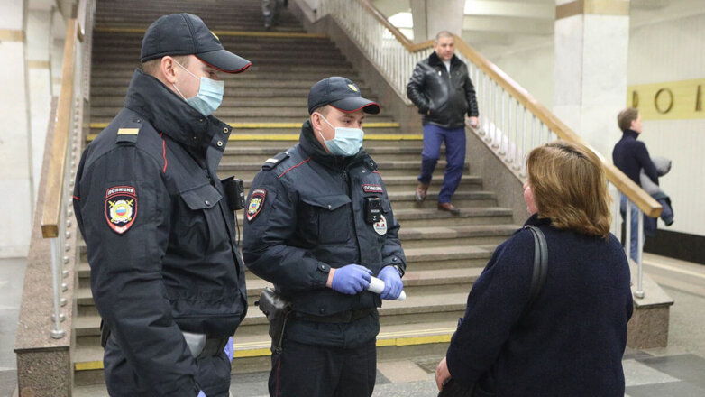 В транспорте Москвы усилили контроль за соблюдением масочного режима