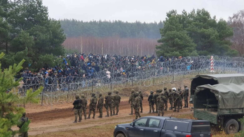 Погранслужба Польши заявила о подготовке мигрантов прорваться через границу