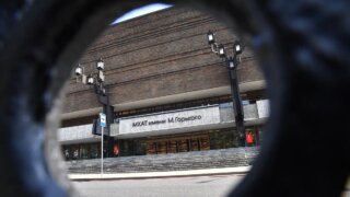 Шум за сценой: что значит уход Эдуарда Боякова из МХАТ