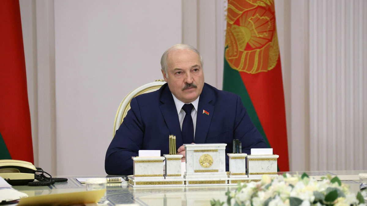 Лукашенко подписал указ о внеочередном созыве белорусского парламента
