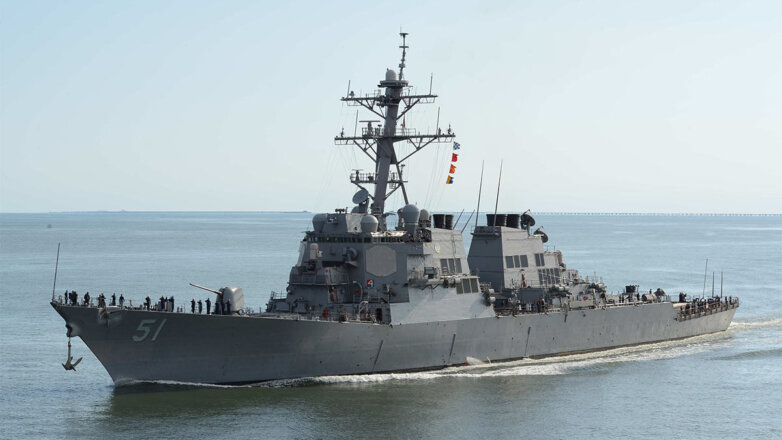 Ракетный эсминец ВМС США Arleigh Burke вошел в акваторию Черного моря