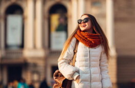 Как носить шарф с пуховиком: советы стилистов