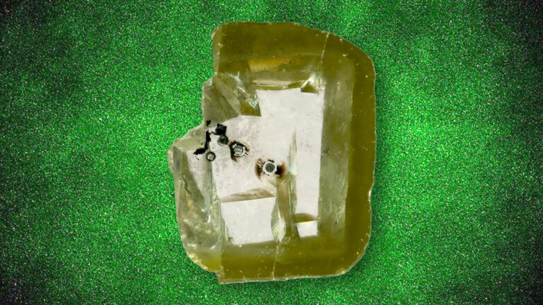 В алмазе обнаружили минерал, который ранее не встречался на поверхности Земли