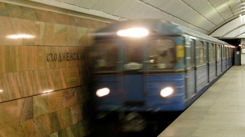 Выживший после падения под поезд в московском метро найден мертвым на улице