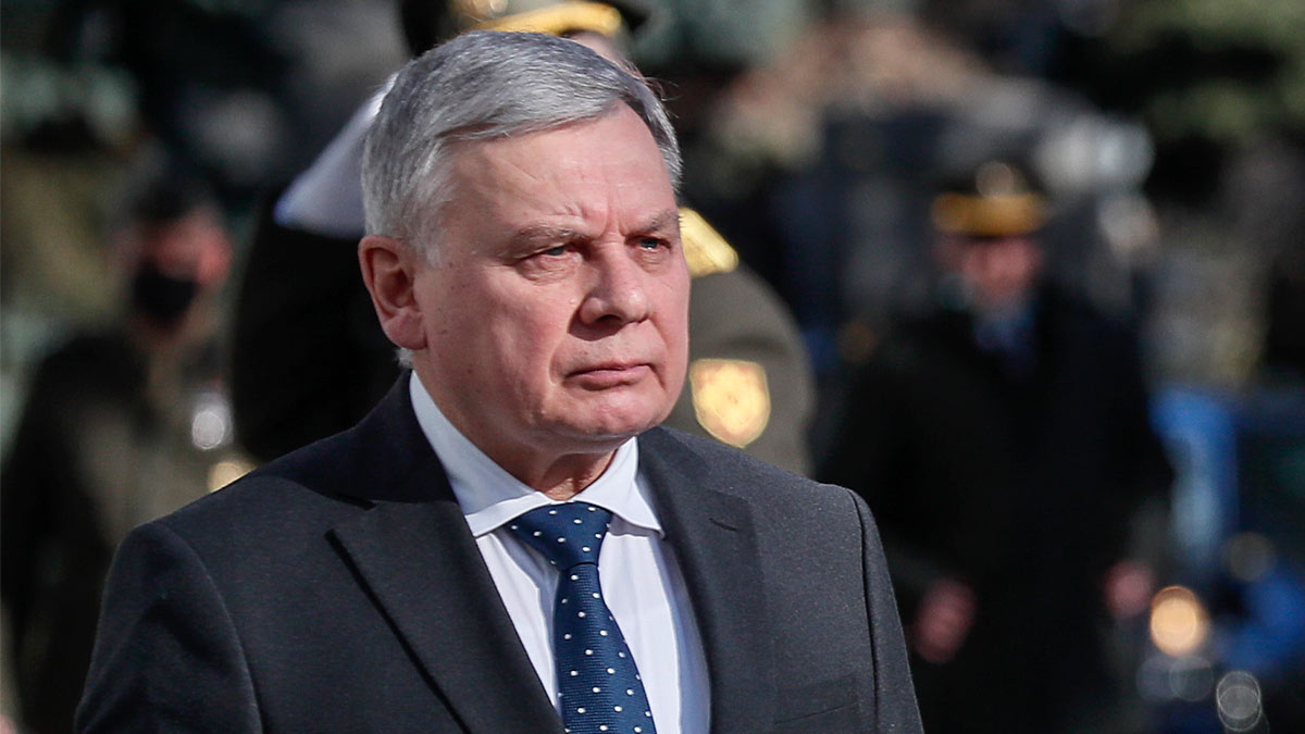 Министр подал в отставку. Таран министр обороны Украины. Таран Украина.