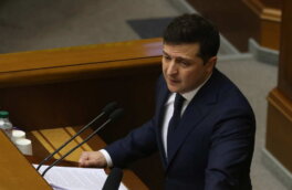 Зеленский объявил военное положение на всей территории Украины