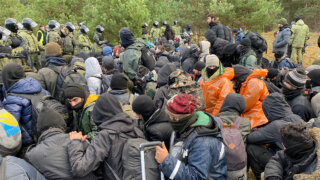 Минск опроверг обвинения Варшавы в препятствовании передаче мигрантам гуманитарной помощи