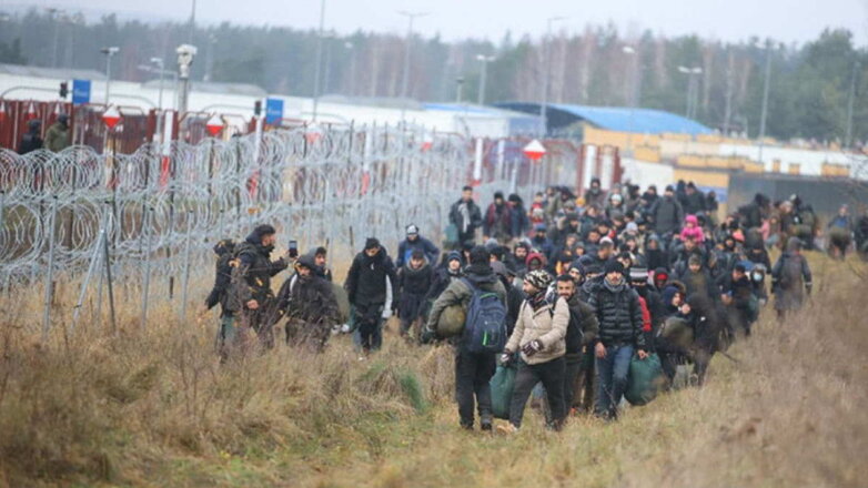 Россия и Франция обсудили ситуацию с мигрантами на границе Польши и Белоруссии